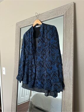 Alice + Olivia Blue And Black Striped Floral Long Sleeved Blouse Size Medium